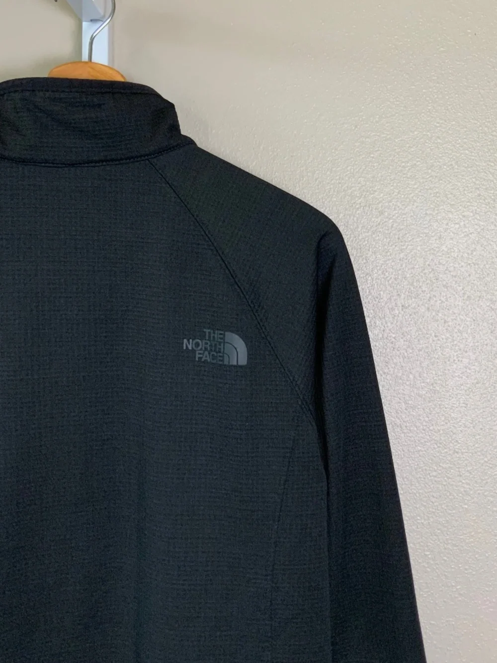 The North Face Hal Zip Textured Long Sleeve Performance Pullover